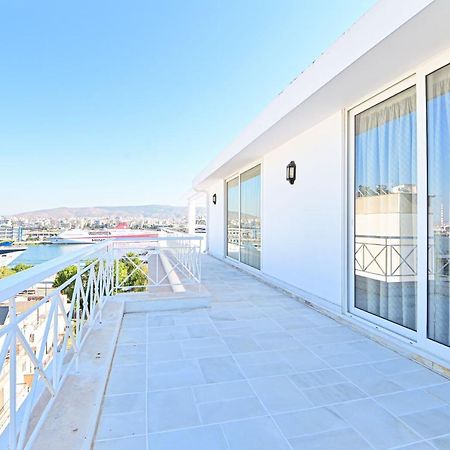 Charming Apartment With A Sea View Terrace Pireusz Kültér fotó