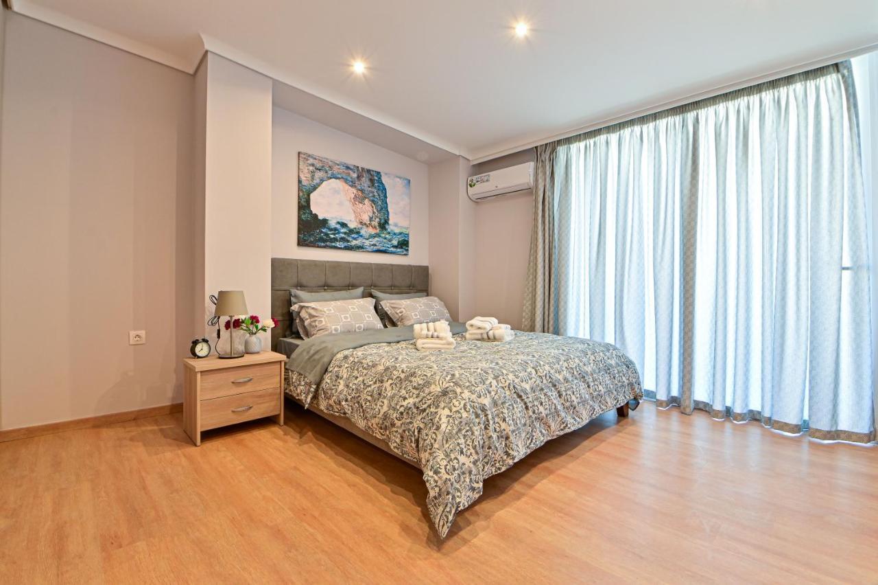 Charming Apartment With A Sea View Terrace Pireusz Kültér fotó