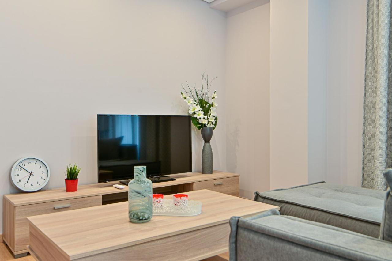 Charming Apartment With A Sea View Terrace Pireusz Kültér fotó
